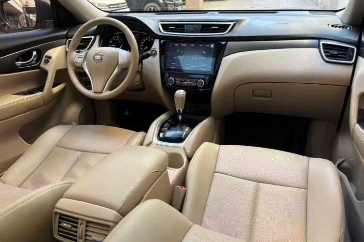 Used Nissan X-Trail 2015 2.0L CVT Comfort MAX Edition 2WD
