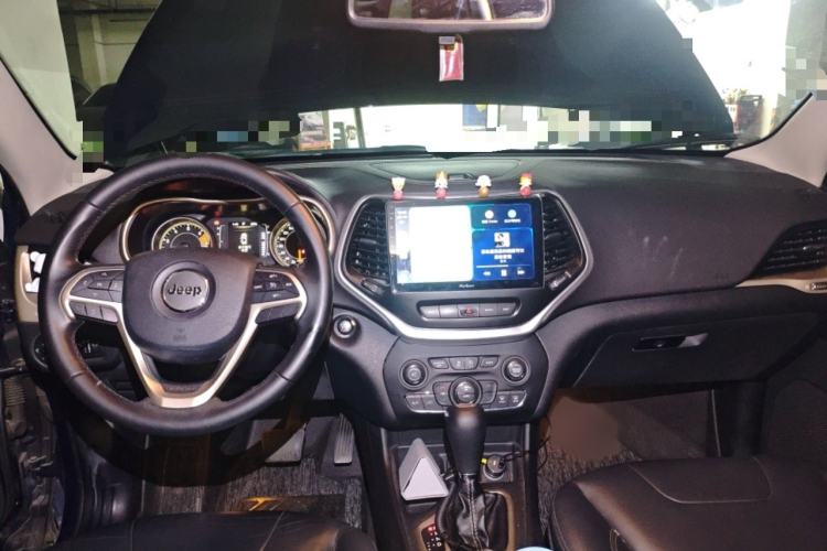 Used Jeep Cherokee 2016 2.4L Leading Edition
