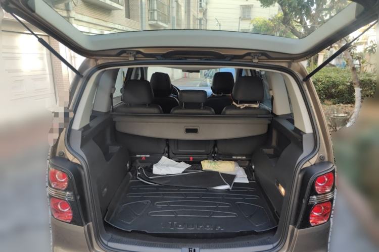 Used Volkswagen Touran 2015 1.4T DSG Comfort Edition 5 Seats Trunk