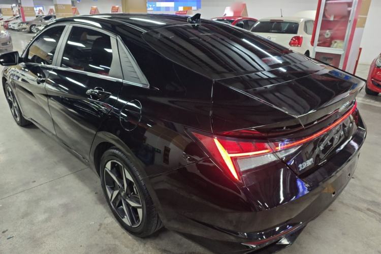 Used Hyundai Elantra 2022 1.5L CVT LUX Prestige Edition Rear Left 45 Deg