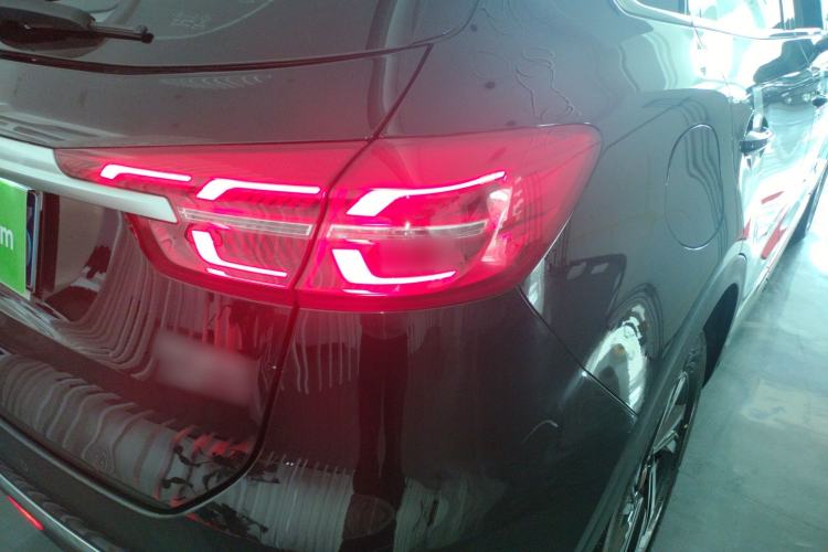 Used Hongqi HS5 2022 Revised Version 2.0T Smart Connect Flagship Edition
