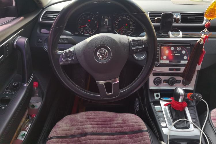 Used Volkswagen Magotan 2016 1.8TSI Luxury Comfort Model Steering Wheel