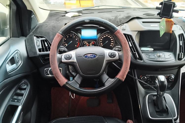 Used Ford Kuga 2015 2.0L GTDi Four-Wheel-Drive Sport Model
