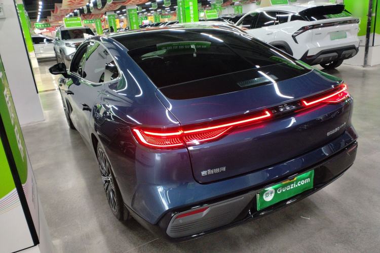 Used Geely Galaxy 8 2025 130km EM-P Starship Edition Rear Left 45 Deg