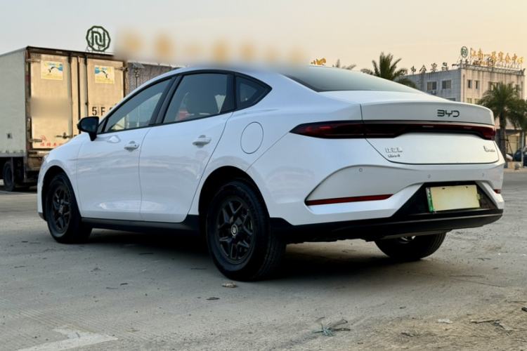 Used BYD Qin PLUS 2025 DM-i Smart Drive 55KM Leading Model
