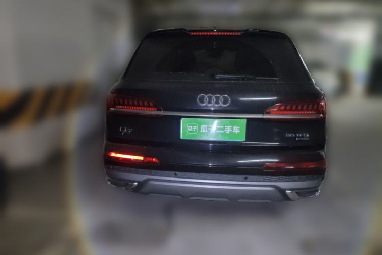 Used Audi Q7 2021 55 TFSI quattro S line Sport model
