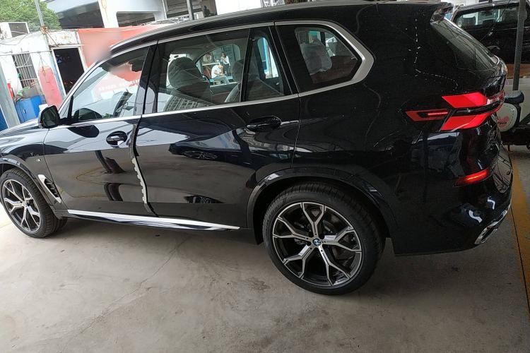 Used BMW X5 2023 xDrive 30Li Luxury M Sport Package