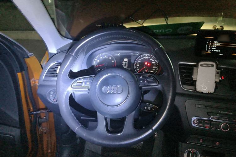 Used Audi Q3 2015 30 TFSI Comfort Model Steering Wheel