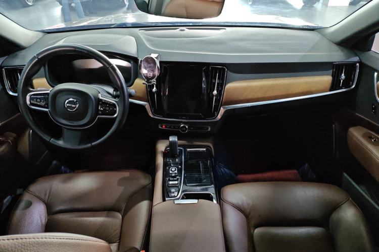 Used Volvo S90 New Energy 2021 T8 eDrive Hybrid Zhiyi Luxury Edition
