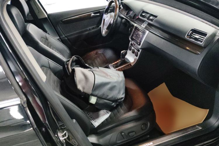 Used Volkswagen Magotan 2015 2.0 TSI Prestige Model Right Front Seat