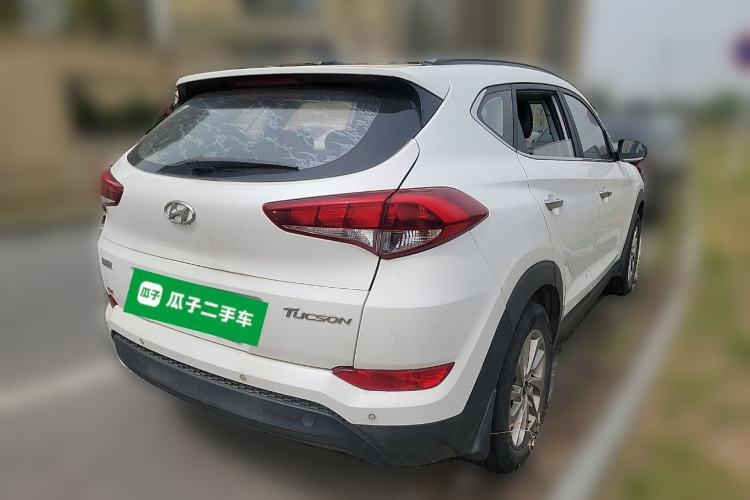 Used Hyundai Tucson 2015 2.0L Automatic Two-Wheel Drive Smart Version
