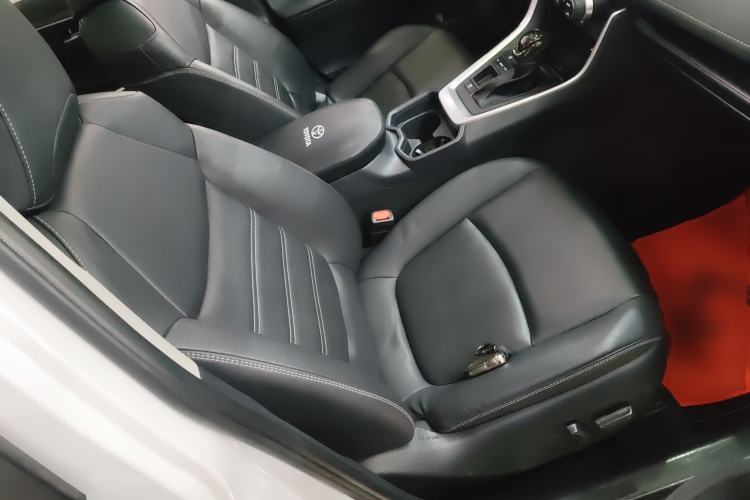 Used Toyota RAV4 2023 Dual-Engine 2.5L E-CVT Two-Wheel Drive Elite Plus Edition Right Front Seat