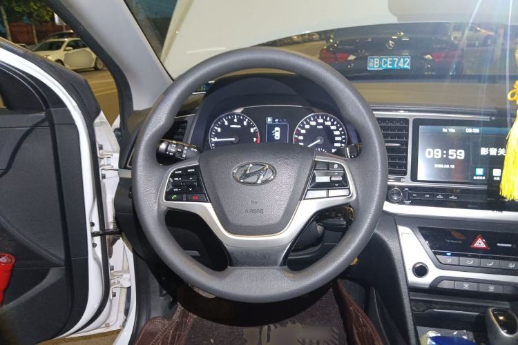 Used Hyundai Elantra (6th Generation / Lingdong) 2016 1.6L Automatic ZhiXuan – Elite Version Steering Wheel