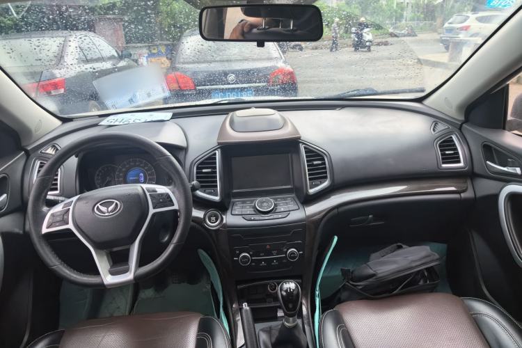 Used HYOSOW S6 2017 1.5T Manual Phantom Joy Model Center Console