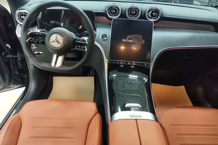 Used Mercedes-Benz GLC 2023 Facelift GLC 260 L 4MATIC Luxury Version 7-Seater