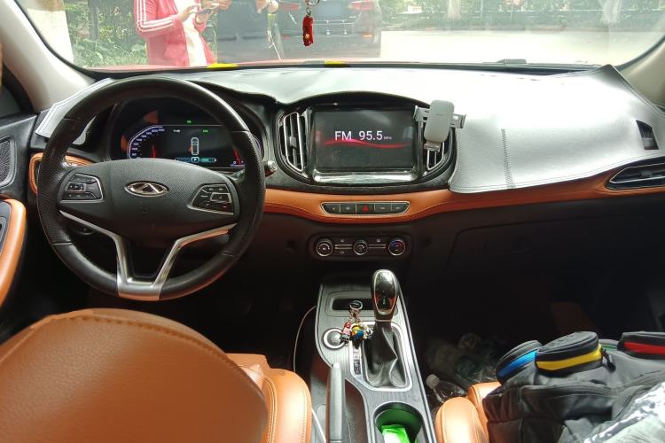 Used Chery Tiggo 7 2016 2.0L CVT Shining Edition Center Console