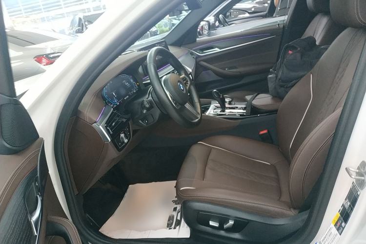 Used BMW 5 Series New Energy 2022 Restyled 535Le M Sport Package Left Front Seat