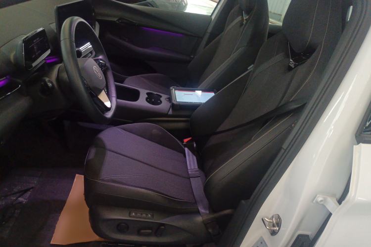 Used Volkswagen ID.UNYX 2024 Pro Long-Range Version
