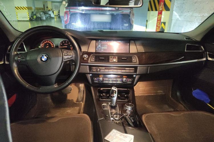 Used BMW 5 Series 2013 525Li Luxury Model
