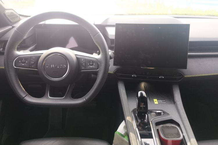 Used Lynk & Co 03 2023 1.5TD DCT JingPro Center Console