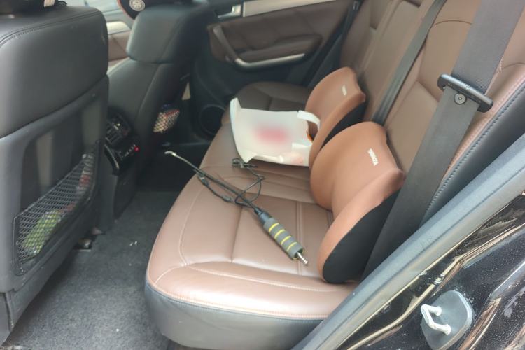 Used Haval H8 2017 2.0T Gasoline Two-Wheel Drive Smart Edition Left Rear Seat