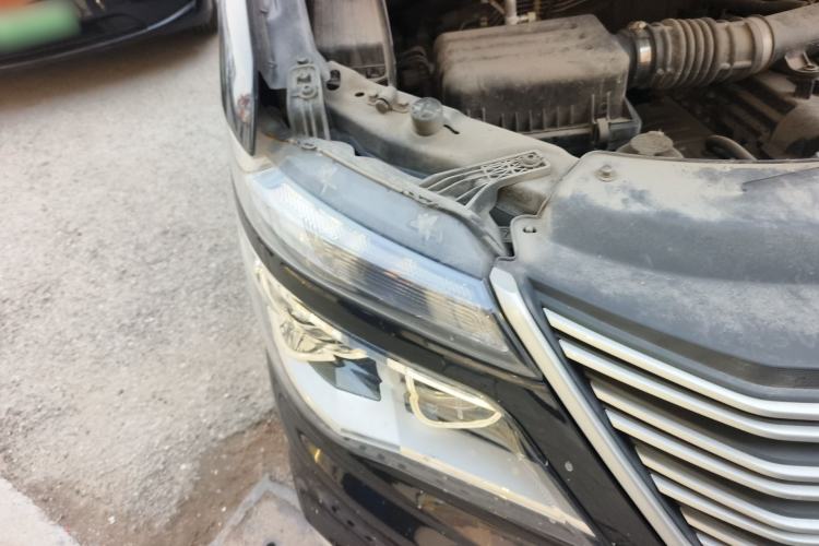 Used FORTHING Lingzhi 2022 M5L 1.6L Utility Model 7 Seats
