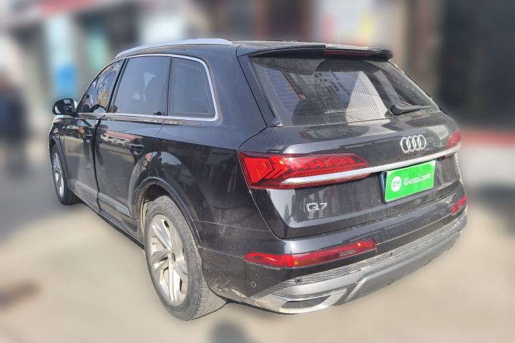 Used Audi Q7 2021 45 TFSI quattro S line Sport model