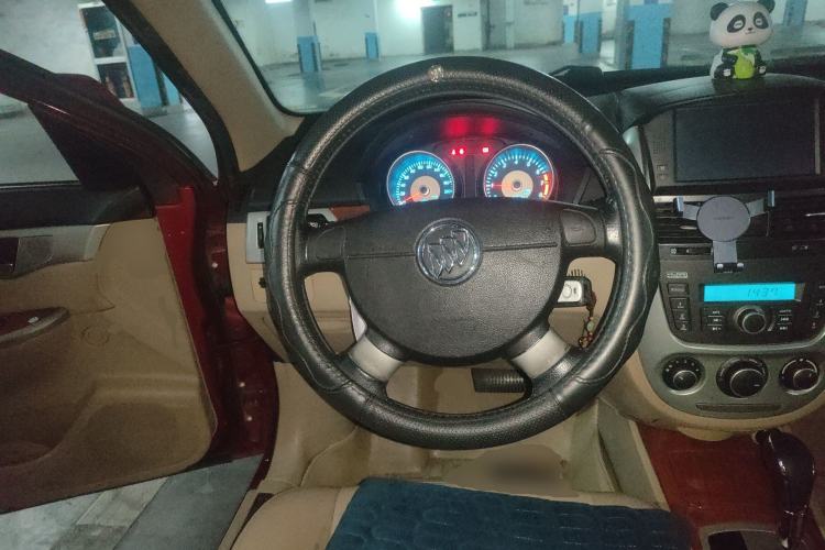 Used Buick Excelle 2013 1.5L Automatic Luxury Model Steering Wheel