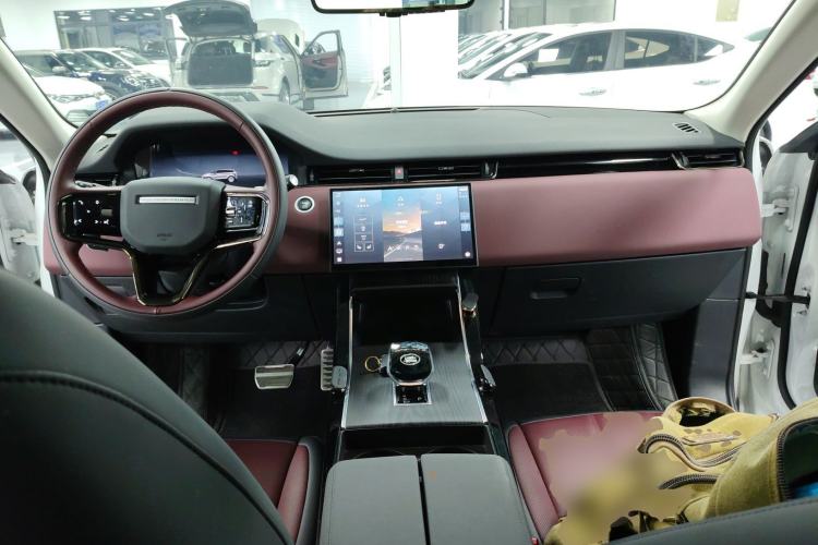 Used Land Rover Range Rover Evoque 2024 Aurora L 249 PS Prestige Light-Chasing Edition