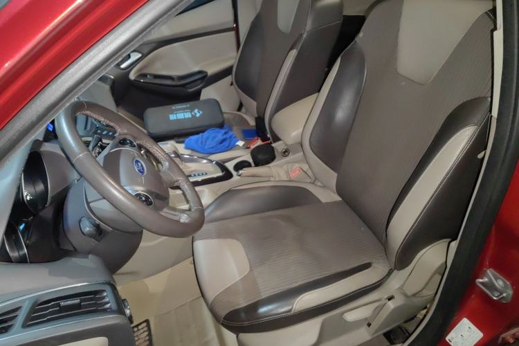 Used Ford Focus 2012 Hatchback 1.6L Automatic Fashion Edition
