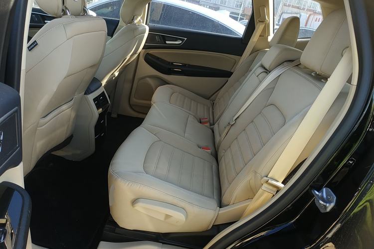 Used Ford Edge 2018 EcoBoost 245 Two-Wheel-Drive Titanium 5-Seater China VI Standard
