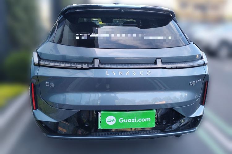 Used Lynk & Co 08 EM-P 2025 220 km All-Wheel-Drive Performance Halo