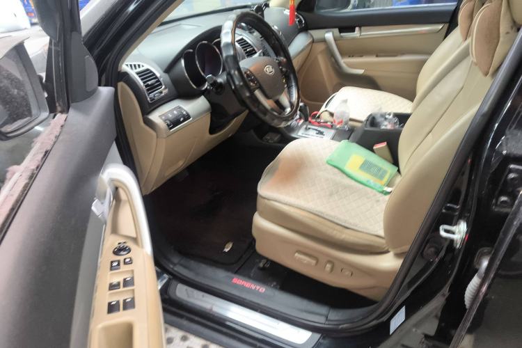 Used Kia Sorento 2012 2.4L Gasoline Luxury Edition