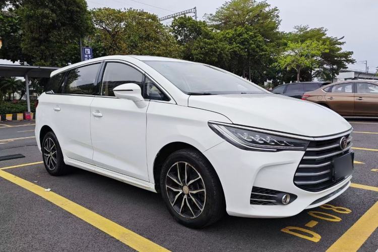 Used BYD Song MAX 2017 1.5T Manual Smart Connect Luxury 7-Seater