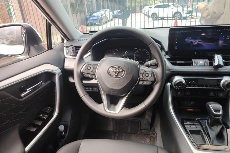 Used Toyota RAV4 2024 2.0L CVT Two-Wheel Drive Fashion Plus Edition
