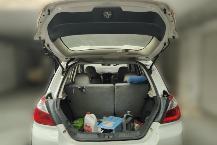 Used Venucia R50 2013 1.6L Manual Fashion Edition