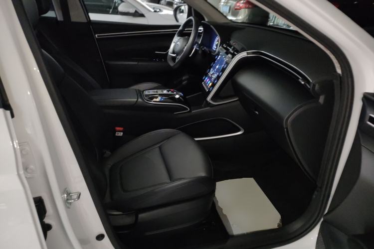 Used Hyundai Tucson 2023 Tucson L 1.5T Automatic Two-Wheel Drive DLX Luxury Edition Right Front Seat