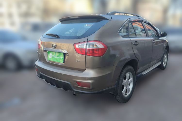 Used BYD S6 2012 2.0L Manual Luxury Version