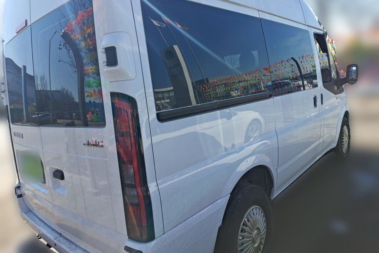 Used JMC Fushun 2023 2.0T Manual Short-Wheelbase Mid-Height Commercial Multi-Purpose 5-Seater Passenger Vehicle