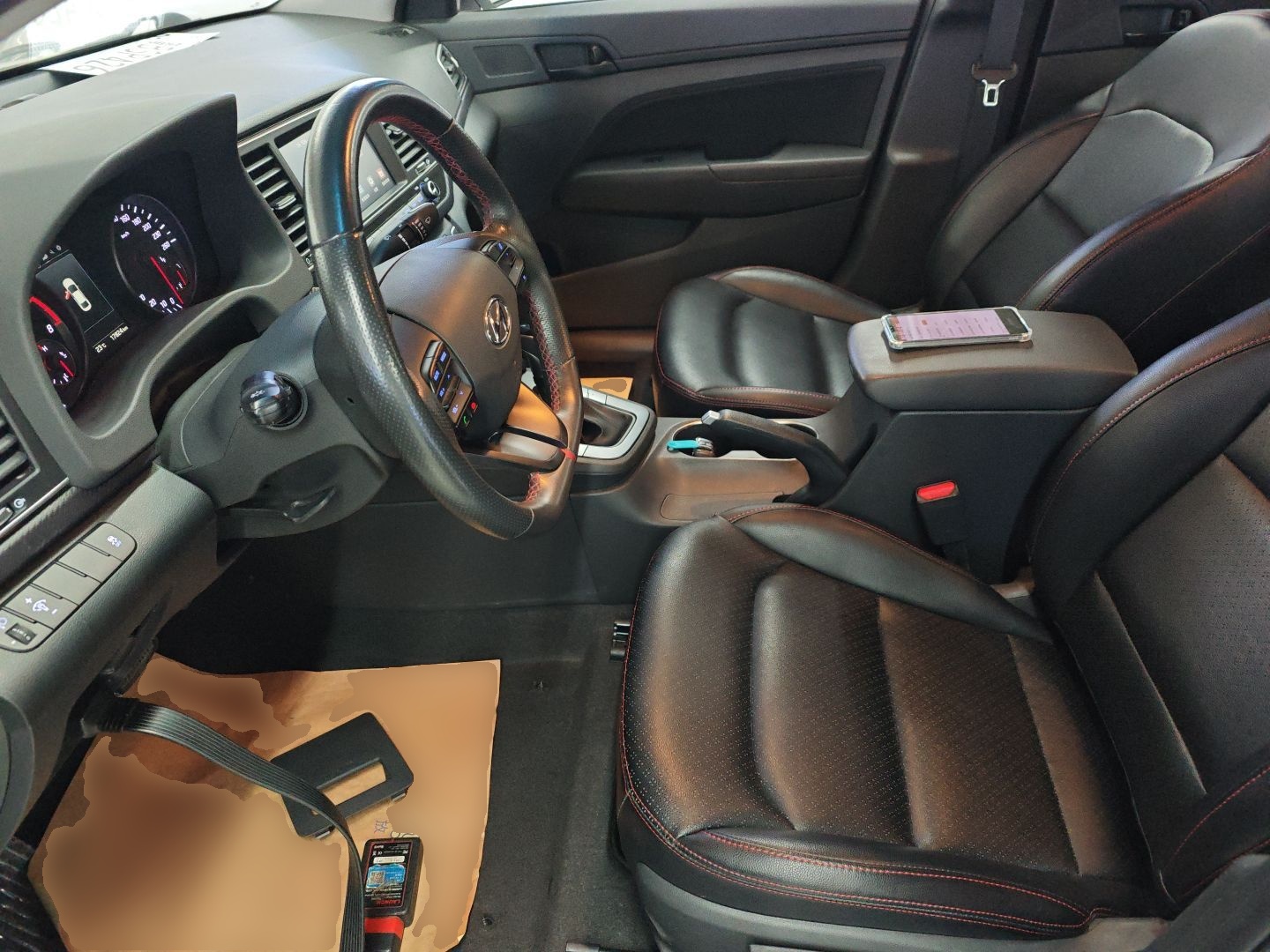 Переднее сиденье в автомобиле