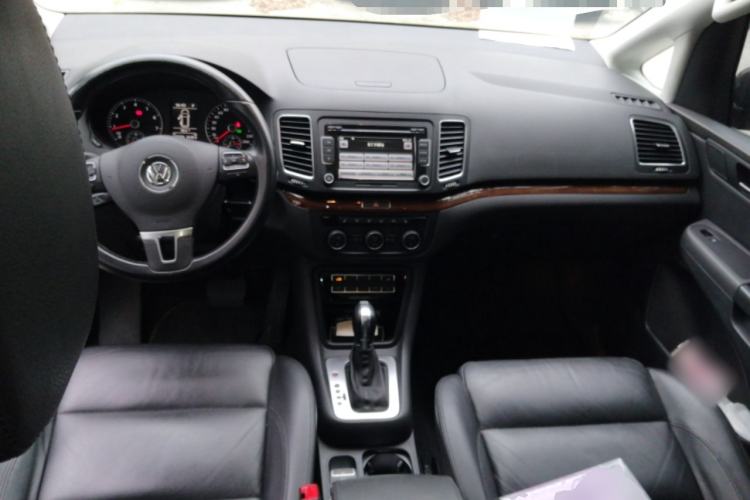 Used Volkswagen Sharan 2015 1.8TSI Comfort Model Center Console