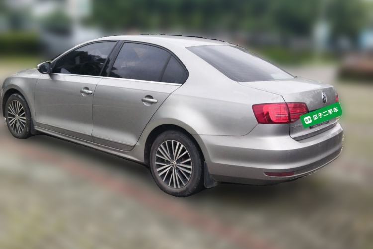 Used Volkswagen Sagitar 2017 230TSI Automatic Luxury Edition
