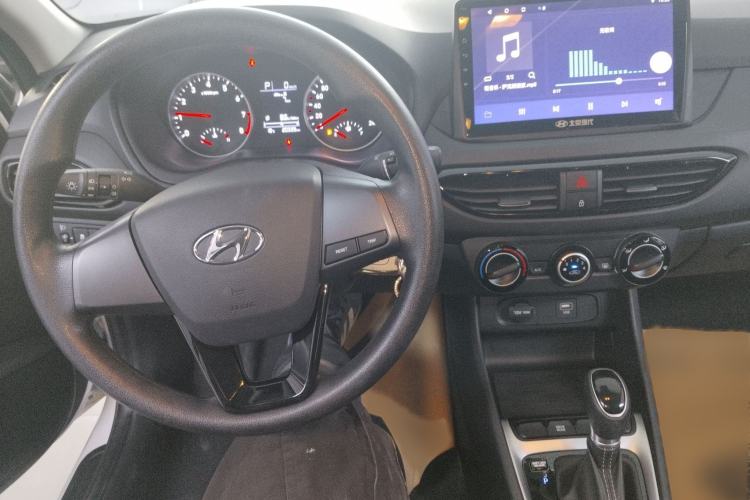 Used Hyundai Celesta 2017 1.6L Automatic Enjoyment Version GLS
