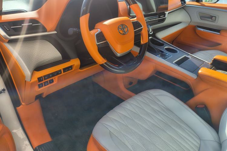 Used Toyota SIENNA 2021 2.5L Hybrid Comfort Edition Interior 10