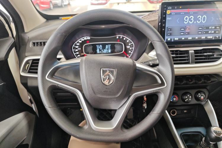 Used Baojun 510 2017 1.5L manual Comfort trim
