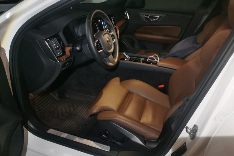 Used Volvo S60 2024 B4 Zhiyuan Luxury Edition