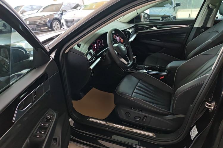 Used Volkswagen Passat 2024 380TSI Starry Dragon Edition
