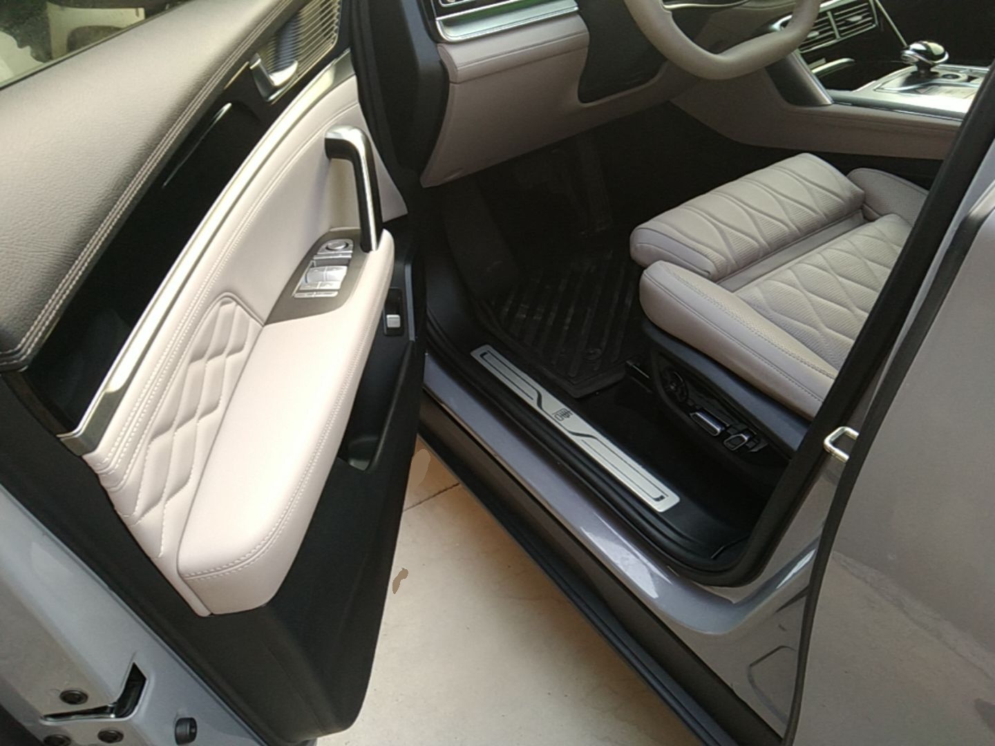 BYD Tang New Energy 2025 Intelligent Driving Version DM-i 115KM Flagship Edition — снимка 18