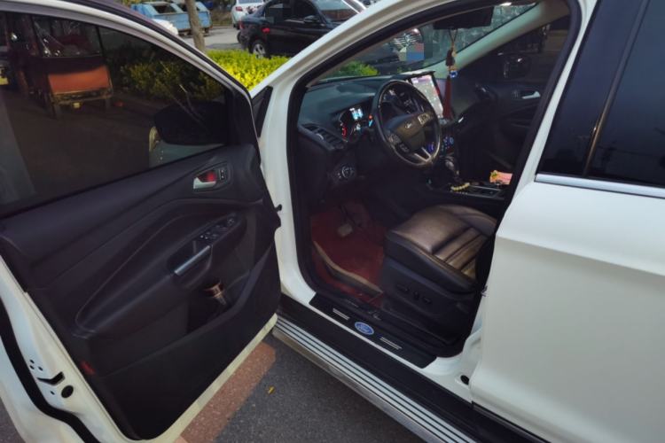 Used Ford Kuga 2019 EcoBoost 180 Two-Wheel-Drive Titanium Plus Model China VI Standard Driver Seat