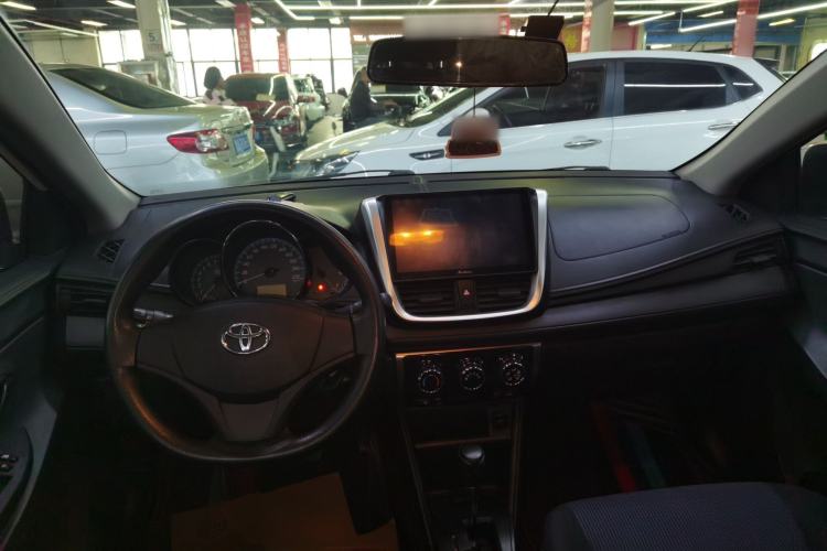 Used Toyota YARiS L Zhi Xuan 2016 Revised 1.5E CVT Charming Edition Center Console